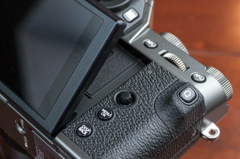 cek tombol kamera mirrorless